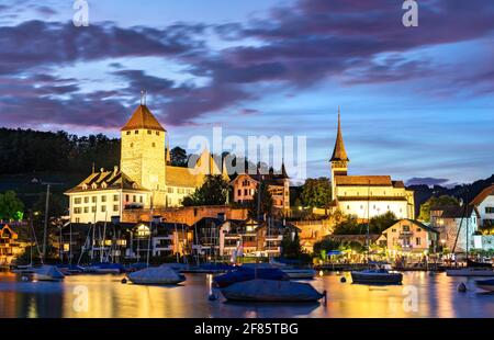 Schloss Spiez am Thunersee in der Schweiz Stockfoto
