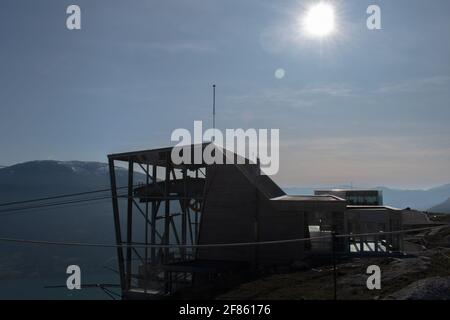 Loen Skylift Seilbahn Kabinenstation auf dem Gipfel des Mount Hoven, Norwegen Stockfoto