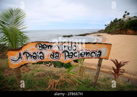 salvador, bahia, brasilien - 15. januar 2021: Blick auf den Strand von Paciencia in der Nähe von Rio Vermelho in der Stadt Salvador. Der Standort ist für geschlossen Stockfoto