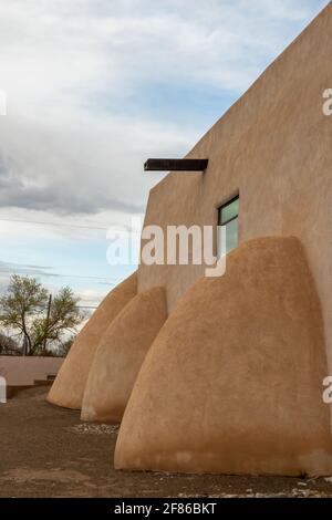 Katholische Kirche des heiligen Augustinus in Isleta Pueblo, New Mexico Stockfoto