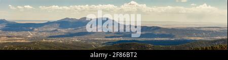 Panoramablick auf die Sandia Mountains, Albuquerque, New Mexico Stockfoto