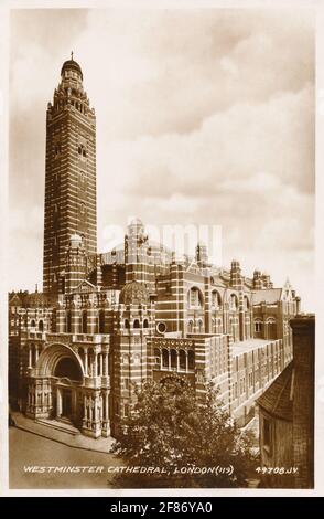 Vintage-Postkarte der Westminster Cathedral in London.
