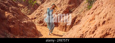 Frau Tourist in roten Canyon, Wiederaufnahme des Tourismus Konzept BANNER, LANGES FORMAT Stockfoto