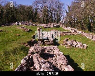 Ruinen von DIN Lligwy Ancient Village of enclosed Roman Hut Gruppen Lligwy Isle of Anglesey North Wales Stockfoto