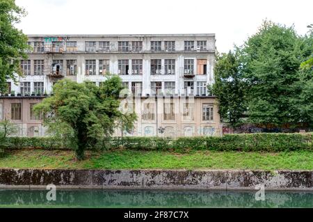 ROG Autonomous Factory, ein selbstverwaltetes soziales Zentrum in Ljubljana, Slowenien. ROG wurde im Januar 2021 vertrieben. Stockfoto