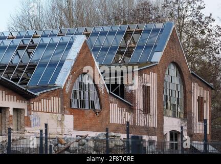 Potsdam, Deutschland. April 2021. Die baufälligen Hallen des ehemaligen ROHSTANDORTES am Hauptbahnhof. Quelle: Soeren Stache/dpa-Zentralbild/ZB/dpa/Alamy Live News Stockfoto