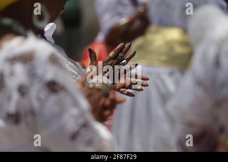 salvador, bahia / brasilien - 20. november 2018: Candomble-Mitglieder werden während eines religiösen Aktes in Praça da Sé in Salvador gesehen Stockfoto