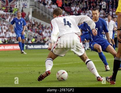 ENGLAND V SLOWAKEI IM RIVERSIDE STADIUM MIDDLESBROUGH STEVEN GERRARD 11/6/2003 BILD DAVID ASHDOWNENGLAND FUSSBALL Stockfoto