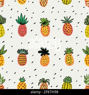 Nahtloses sonniges Ananasmuster. Dekorative Ananas mit verschiedenen Texturen in warmen Farben. Exotische Früchte Hintergrund für Mode Print Textil Stockfoto