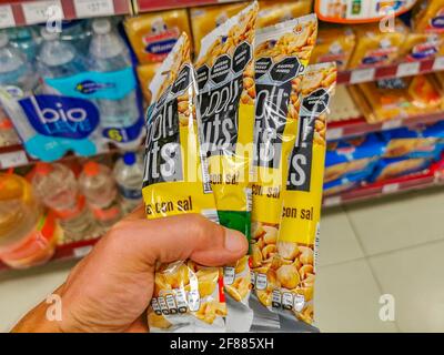 Cool Nuts Erdnüsse Pakete im Supermarkt in Playa del Carmen in Mexiko. Stockfoto