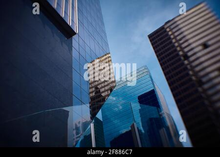 Lensbaby Bild der modernen Chicagoer Architektur in Farbe Stockfoto