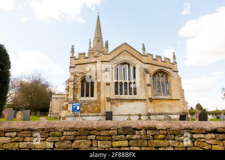 St. Mary's und St. Peter's Parish Church, Harlaxton, in der Nähe von Grantham, Lincolnshire, England. Stockfoto