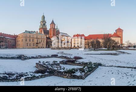 Winteransicht des Königsschlosses Wawel in Krakau, Polen Stockfoto