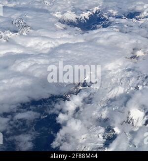 Die Ansicht der Kaukasus ist höher als die Wolken in Armenien. Stockfoto