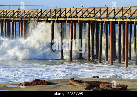 Wellen am Seacliff State Beach an der Monterey Bay Stockfoto