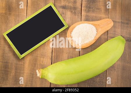 Natürliches grünes Bananenmehl - Musa paradisiaca Stockfoto