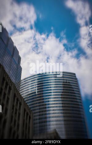 Lensbaby Bild der modernen Chicagoer Architektur in Farbe Stockfoto