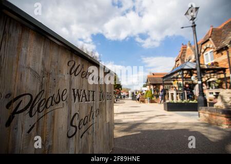 NORTHAMPTON ENGLAND. APRIL. Die Pubs werden am Montag, 12. April 2021, in Northampton, England, wieder eröffnet. (Kredit: Leila Coker) Gutschrift: Leila Coker/Alamy Live News Stockfoto