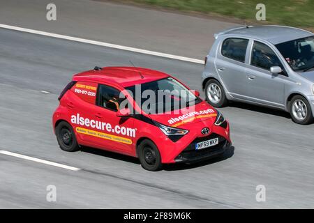 Ein Toyota-Patrouillenauto AlSecure-Sicherheitseigentum schützt das Fahren auf der Autobahn M6 in der Nähe von Preston in Lancashire, Großbritannien. Stockfoto