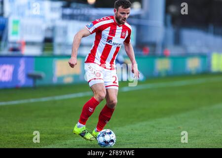 Kongens Lyngby, Dänemark. April 2021. Kristoffer Pallesen (2) von AAB beim 3F Superliga-Spiel zwischen Lyngby Boldklub und AAB im Lyngby Stadion in Kongens Lyngby, Dänemark. (Foto: Gonzales Photo/Alamy Live News Stockfoto