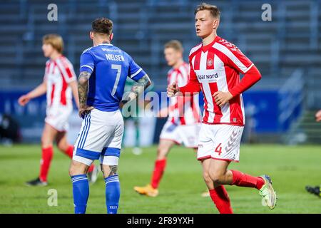 Kongens Lyngby, Dänemark. April 2021. Mathias Ross (4) von AAB beim 3F Superliga-Spiel zwischen Lyngby Boldklub und AAB im Lyngby Stadion in Kongens Lyngby, Dänemark. (Foto: Gonzales Photo/Alamy Live News Stockfoto