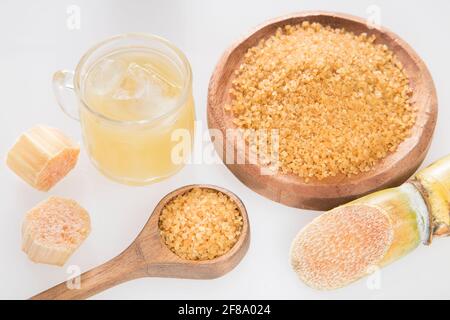 Stück Zuckerrohrsaft im Glas - Saccharum officinarum Stockfoto