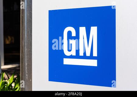 Sep 26, 2020 Sunnyvale / CA / USA - GM-Logo im General Motors Advanced Technical Center im Silicon Valley; Stockfoto