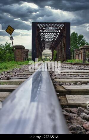 Alte Eisenbahnbrücke in der Sierra de la Ventana Stockfoto