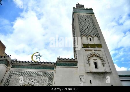 Der Vorabend des Ramadan 2021, die große Moschee von Paris (La Grande Mosquee De Paris) und ihre speziellen Ramadan-Gebäck in Paris, Frankreich am 12. April 2021. Foto von Karim Ait Adjedjou/Avenir Pictures/ABACAPRESS.COM Stockfoto