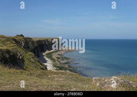 Klippen an der Küste von Arromanches-les-Bains, Normandie Stockfoto