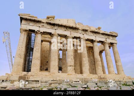 Parthenon (Athene Parthenos) ist der beeindruckende Haupttempel der Akropolis und ist der Jungfrau Athene aus dem 5. Jahrhundert v. Chr., Athen, gewidmet Stockfoto