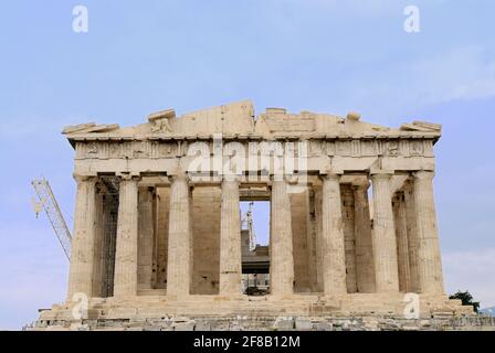 Parthenon (Athene Parthenos) ist der beeindruckende Haupttempel der Akropolis und ist der Jungfrau Athene aus dem 5. Jahrhundert v. Chr., Athen, gewidmet Stockfoto