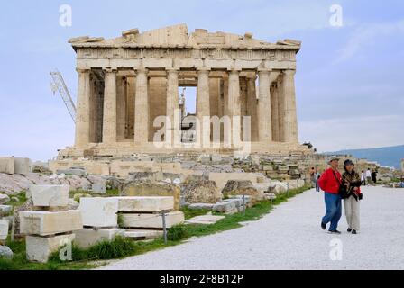 Parthenon (Athene Parthenos) ist der beeindruckende Haupttempel der Akropolis und ist der Jungfrau Athene aus dem 5. Jahrhundert v. Chr., Athen, gewidmet Stockfoto