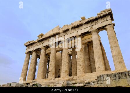 Parthenon (Athene Parthenos) ist der beeindruckende Haupttempel der Akropolis und ist der Jungfrau Athene aus dem 5. Jahrhundert v. Chr., Athen, gewidmet Stockfoto