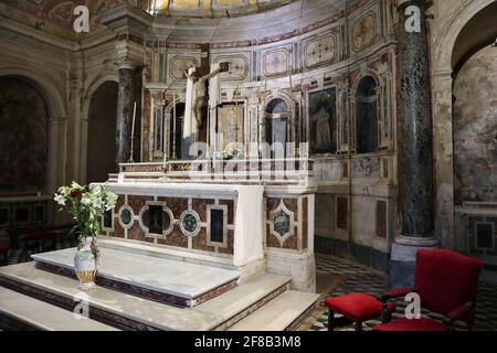 Napoli - Altare nella cripta della Basilica Santa Maria alla Sanità Stockfoto