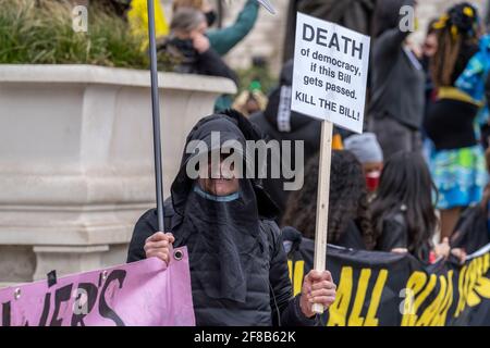 LONDON, Großbritannien - 03. April 2021: Ein geschäftiger Tag der Proteste, da England in Lockdown bleibt. Kill the Bill Protest zieht Aktivisten in die Stadt. Stockfoto