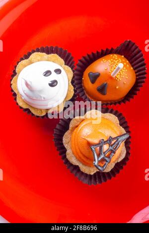 Festliche Halloween Cupcakes Stockfoto