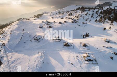 Velika Planina Schäfersiedlung auf dem Großen Weideplateau, Slowenien Stockfoto