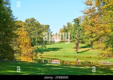 Herbst im Stirin Castle Park Stockfoto