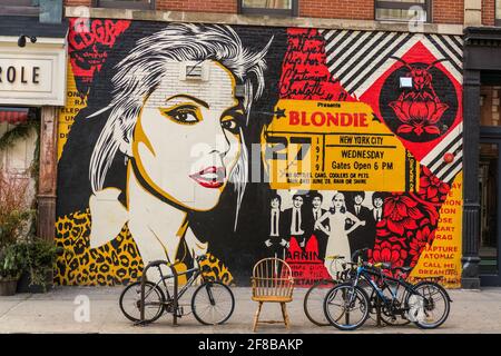 USA, New York, Street Art, Wandgemälde von Blondie, Debbie Harry von Shepard Fairey. Blondie ist eine amerikanische Rockband, die von der Sängerin Debbie Harry gegründet wurde Stockfoto