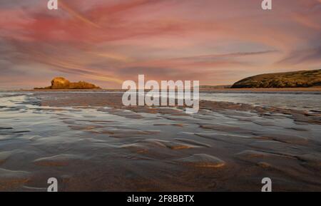 Sonnenuntergang am perranporth Strand in cornwall engand, Stockfoto