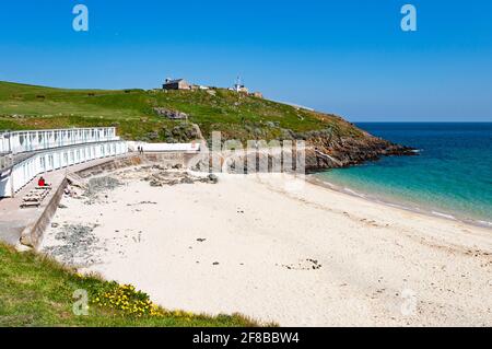 Sonniger Sommertag am Porthgwidden Beach in St. ives cornwall england Stockfoto