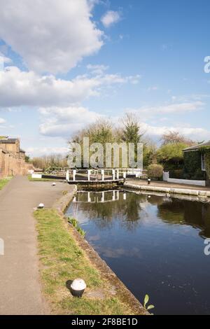 Der Grand Union Canal in der Nähe von Hanwell im Westen Londons, Großbritannien Stockfoto