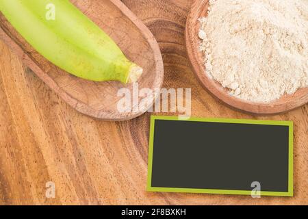 Natürliches grünes Bananenmehl - Musa paradisiaca Stockfoto