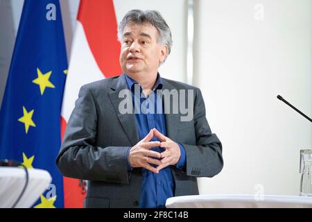 Wien, Österreich: Vizekanzler Werner Kogler (GRÜNE) präsentierte den designierten Gesundheitsminister Dr. Wolfgang Mückstein als den Nachfolger des Stockfoto