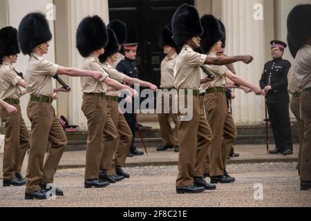 London, Großbritannien. April 2021. Foot Guards Drillprobe, Wellington Barracks London Großbritannien Kredit: Ian Davidson/Alamy Live News Stockfoto