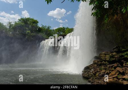 São Romão Wasserfall im Chapada das Mesas Nationalpark, Bundesstaat Maranhão, Brasilien. Stockfoto