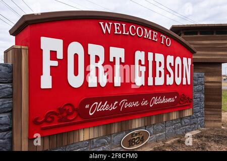 Begrüßungsschild in Fort Gibson, Oklahoma, der ältesten Stadt in Oklahoma. (USA) Stockfoto