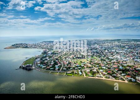 Belize City, die größte Stadt in Belize am Karibischen Meer, Luftaufnahme der Innenstadt / City Center District, Belize, Mittelamerika Stockfoto