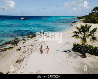 Boca Catalina Beach Aruba, Rcks and Cifs und Blue Ocean Aruba Stockfoto